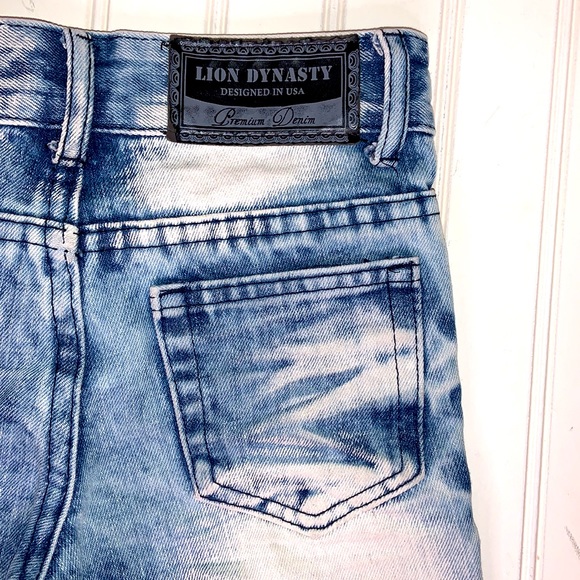Lion Dynasty Acid Washed Denim Jean Shorts Size 6 Slim - Picture 9 of 12